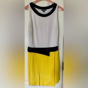BEBE RETRO STYLE COCKTAIL DRESS WHITE, YELLOW & BLACK SIZE M